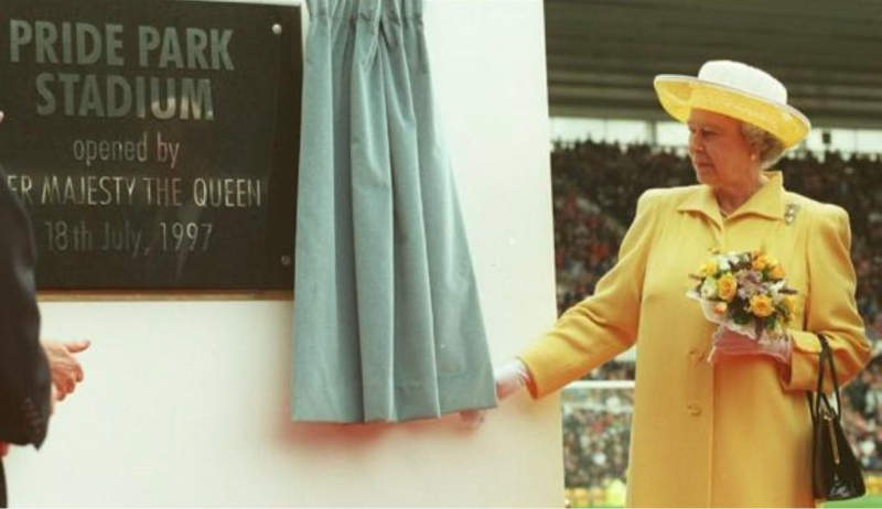 The Queen unveils a plaque at Pride Park Stadium